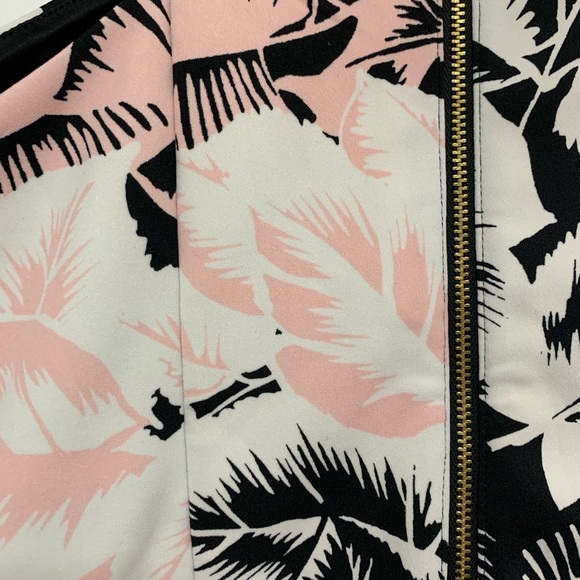 Express Dress - Picture 3 of 4